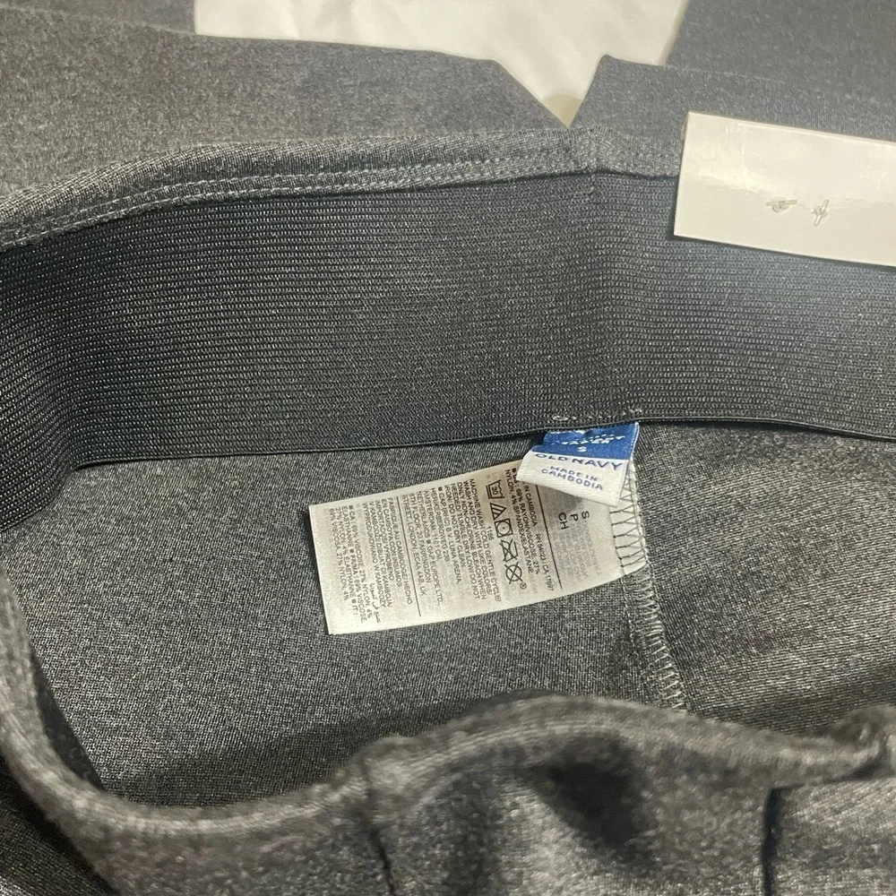 Old Navy Women's Dark Gray Pull On Pants, Extra High-Waisted, Ultra Comfortable.